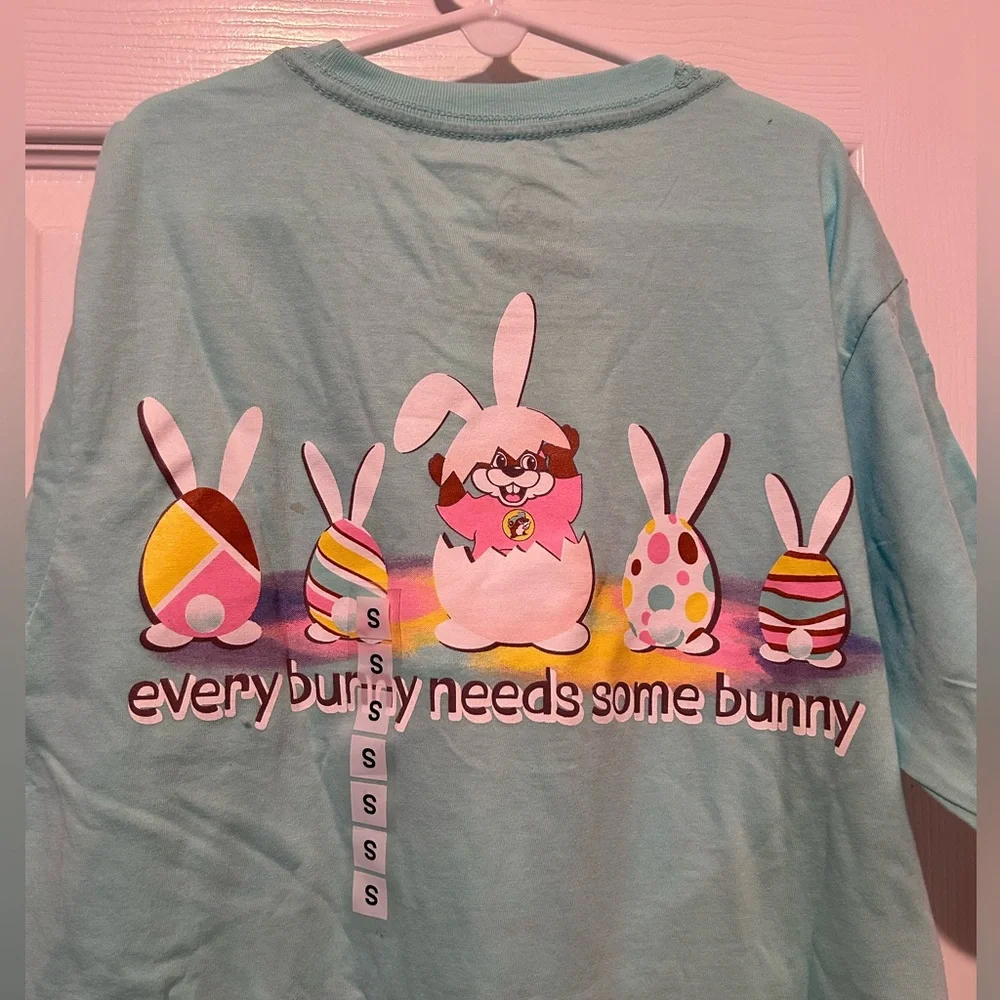 Buc-ee’s 2024 Easter shirt - Picture 2 of 4